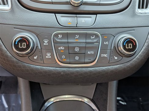 Used 2023 Chevrolet Malibu LT image 21