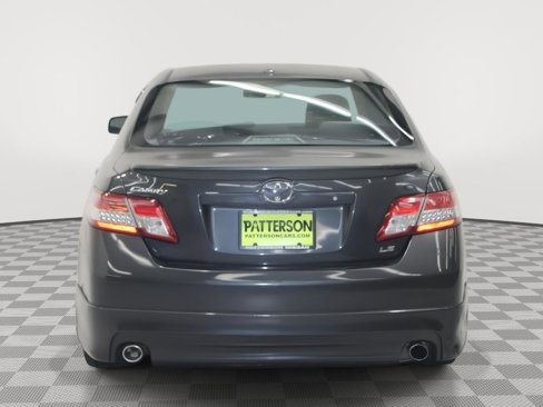 Used 2011 Toyota Camry LE image 3