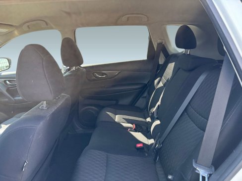 Used 2017 Nissan Rogue SV w/ SV Premium Package image 22