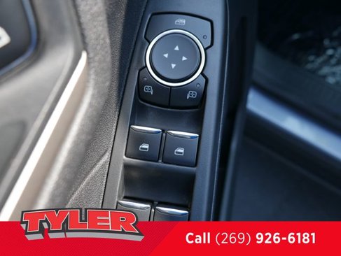 Used 2022 Ford Escape SE w/ Cold Weather Package image 22