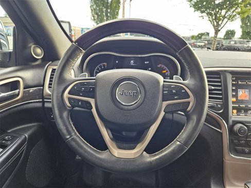 Used 2017 Jeep Grand Cherokee Overland image 15