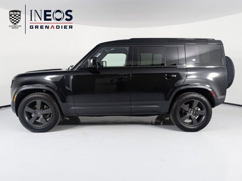 Used 2024 Land Rover Defender 110 S image 8