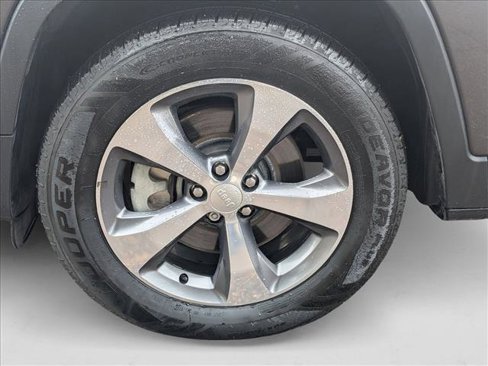 Used 2019 Jeep Cherokee Limited image 6