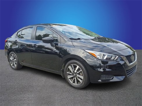 Used 2020 Nissan Versa SV image 3