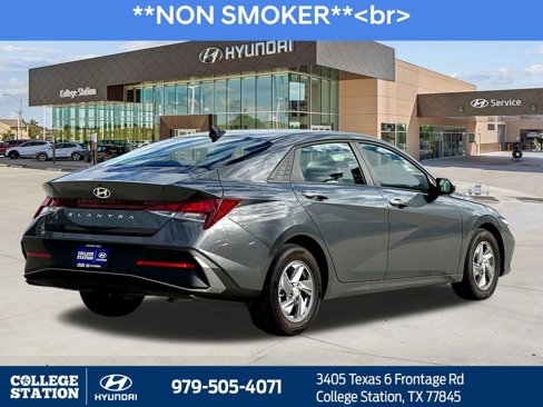 Used 2024 Hyundai Elantra SE image 7