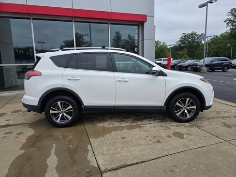 Certified 2018 Toyota RAV4 XLE image 9