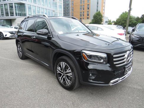Used 2024 Mercedes-Benz GLB 250 4MATIC image 5
