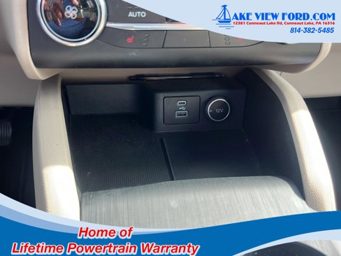 Used 2020 Ford Escape SE image 28