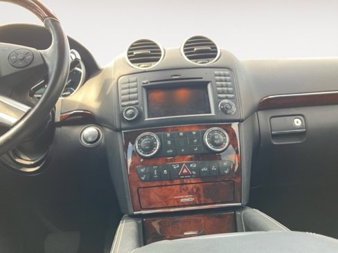 Used 2012 Mercedes-Benz GL 550 4MATIC image 11
