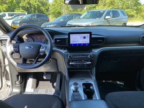 Used 2020 Ford Explorer XLT w/ Comfort Package image 5