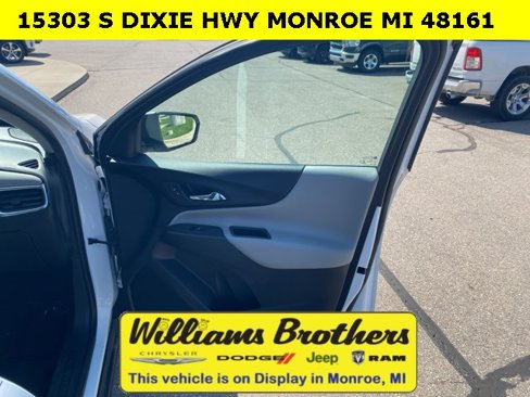 Used 2021 Chevrolet Equinox LS w/ LS Convenience Package image 30