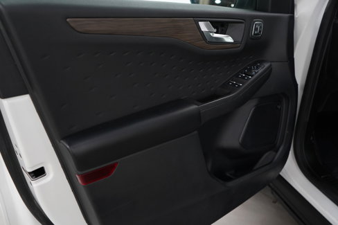Used 2020 Ford Escape Titanium w/ Titanium Premium Package 2.0 image 24