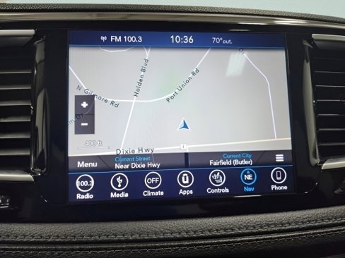 Used 2018 Chrysler Pacifica Limited image 3