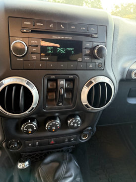 Used 2017 Jeep Wrangler Unlimited Sahara w/ Dual Top Group image 19