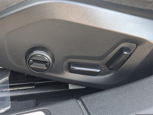 Used 2022 Volvo S60 B5 Momentum image 18