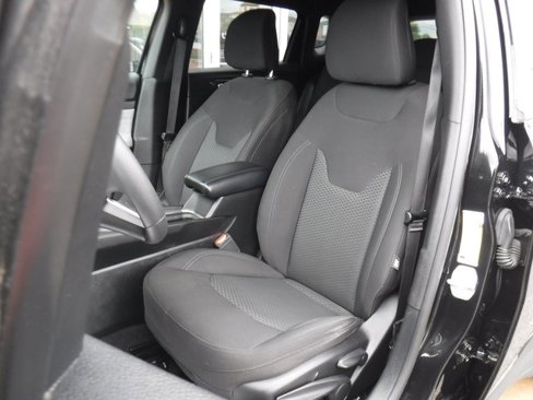 Used 2023 Jeep Compass Sport image 16