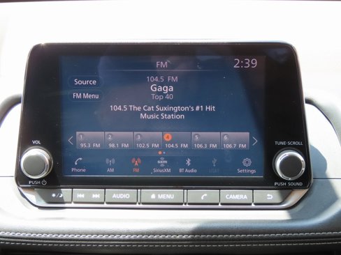 Used 2022 Nissan Rogue SV image 5