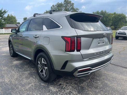 Used 2021 Kia Sorento EX image 2