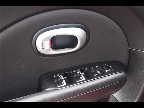 Used 2019 Kia Soul + image 19