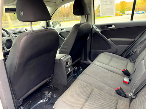 Used 2012 Volkswagen Tiguan S image 31