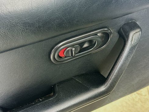 Used 1990 MAZDA MX-5 Miata image 17