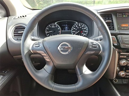 Certified 2020 Nissan Pathfinder SV image 16