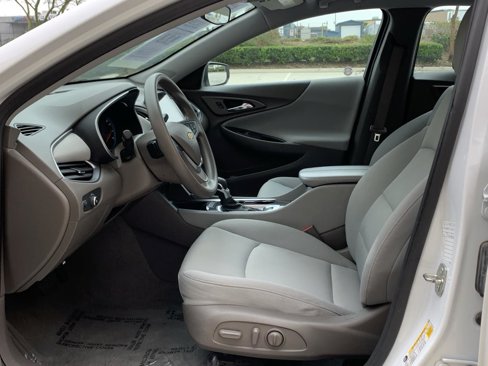Used 2022 Chevrolet Malibu LT image 13