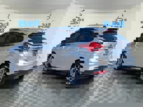 Used 2015 Ford Focus SE image 3