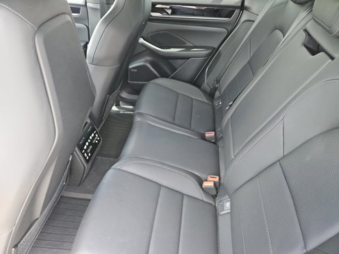 Certified 2024 Porsche Macan 4 Electric image 37