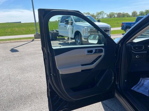 Used 2023 Ford Explorer XLT w/ Equipment Group 202A image 17