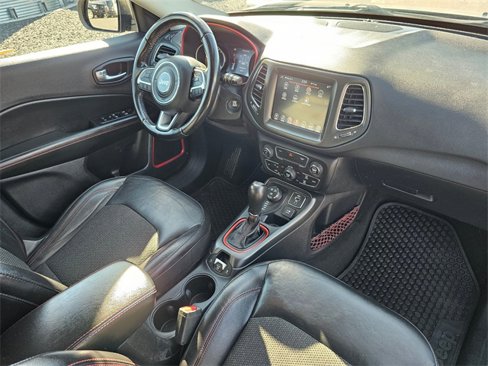 Used 2020 Jeep Compass Trailhawk image 16