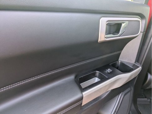 Certified 2022 Ford Explorer XLT w/ Equipment Group 202A image 29