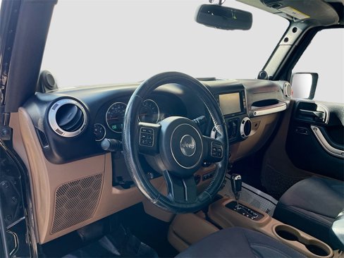 Used 2013 Jeep Wrangler Unlimited Sahara w/ Connectivity Group image 9
