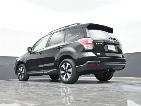 Used 2017 Subaru Forester 2.5i Premium w/ All-Weather Package image 38