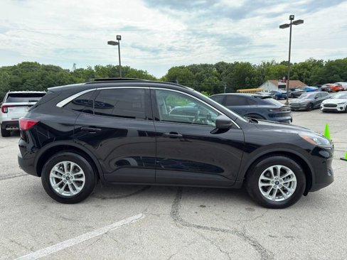 Used 2022 Ford Escape SE w/ Cold Weather Package image 8