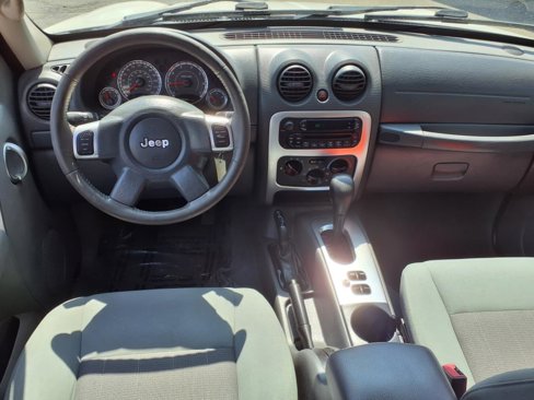 Used 2006 Jeep Liberty Limited image 9