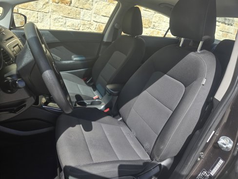 Used 2017 Kia Forte LX image 5