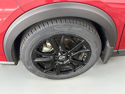 Used 2023 Nissan Kicks SR w/ SR Premium Package image 11
