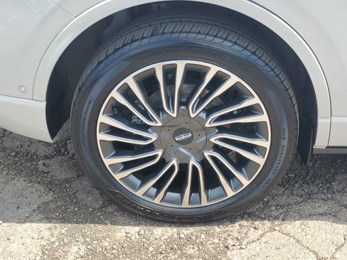 Used 2020 Lincoln Corsair Reserve w/ Equipment Group 201A image 7