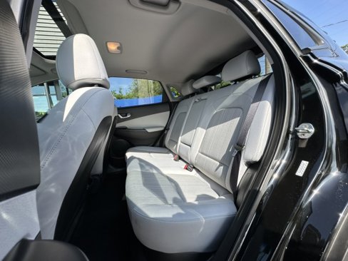 Used 2023 Hyundai Kona SEL w/ Convenience Package image 19