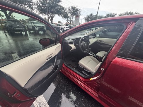 Used 2022 Toyota Corolla LE image 6