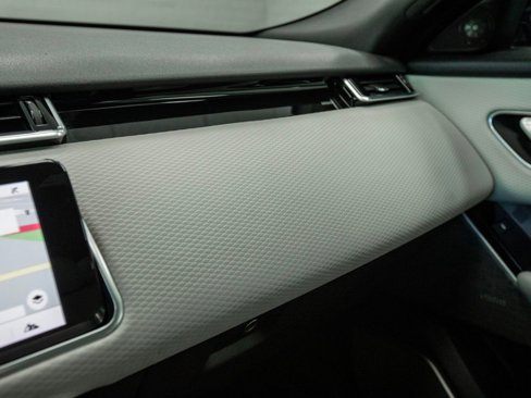 Used 2020 Land Rover Range Rover Velar R-Dynamic S image 21