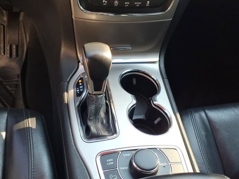 Used 2019 Jeep Grand Cherokee Limited image 17