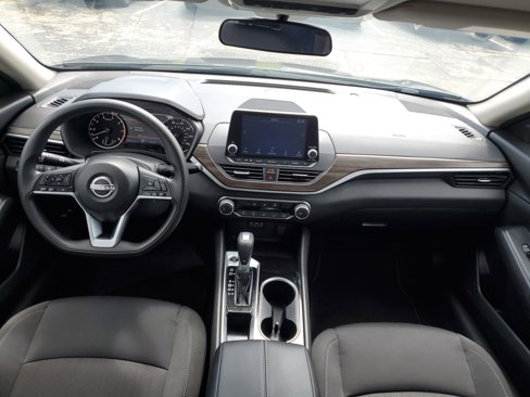 Used 2024 Nissan Altima 2.5 SV image 17