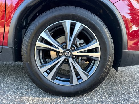 Used 2020 Nissan Rogue SV w/ Premium Package image 12