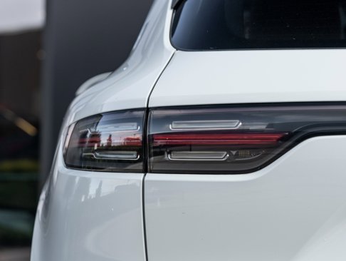 Certified 2019 Porsche Cayenne image 14