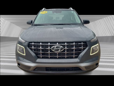 Used 2024 Hyundai Venue Limited image 4