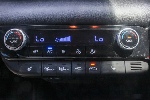 Used 2023 Hyundai Elantra Blue image 12