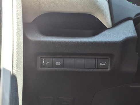 Used 2019 Toyota RAV4 XLE image 16