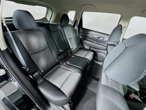 Certified 2020 Nissan Rogue SV image 26